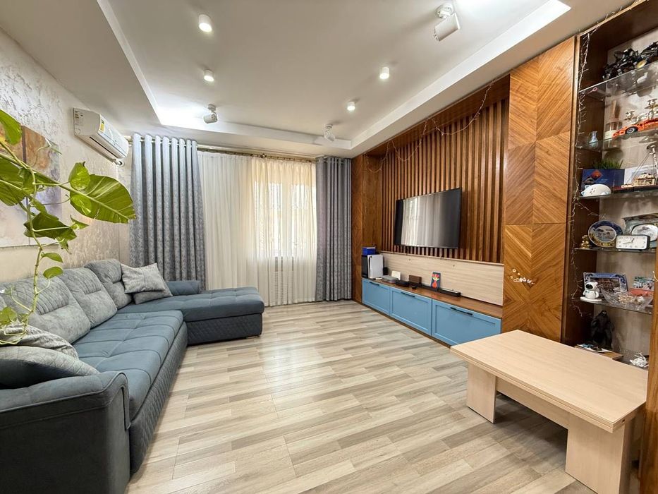 Продаётся 4х комнатная квартира в новостройке: метро Шахристан