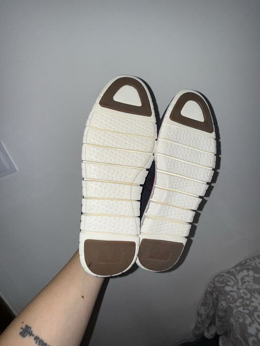 The walkman shoes noi
