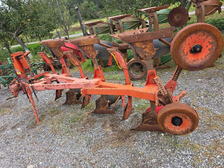 Plug 3 brazde reversibil LANDSBERG model usor merge dupa utb 650