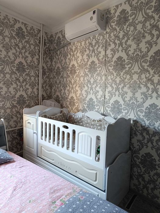 Detski kravat sotiladi