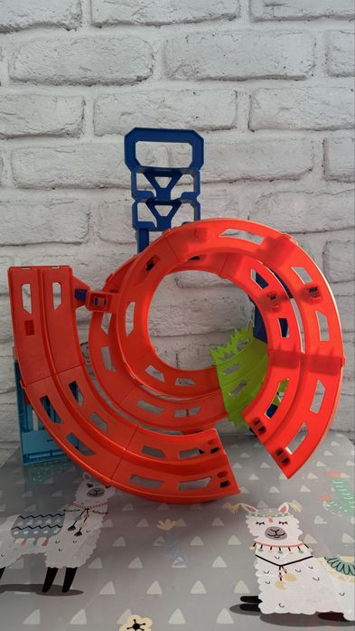 Hot Wheels състезателна писта за 2 коли