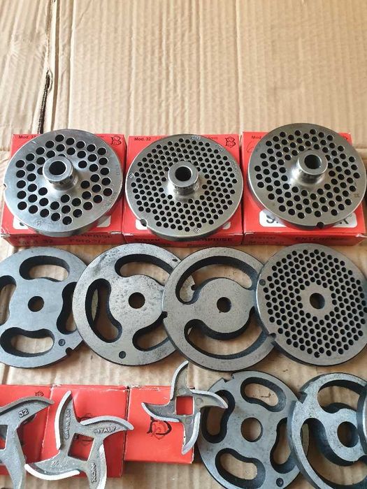 Решетки и ножове за месомелачки