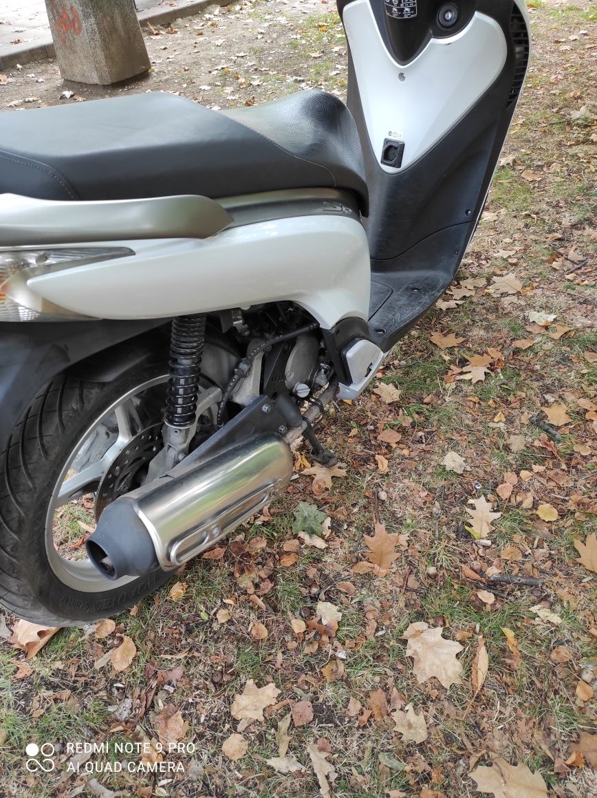 Honda.  sh.  125