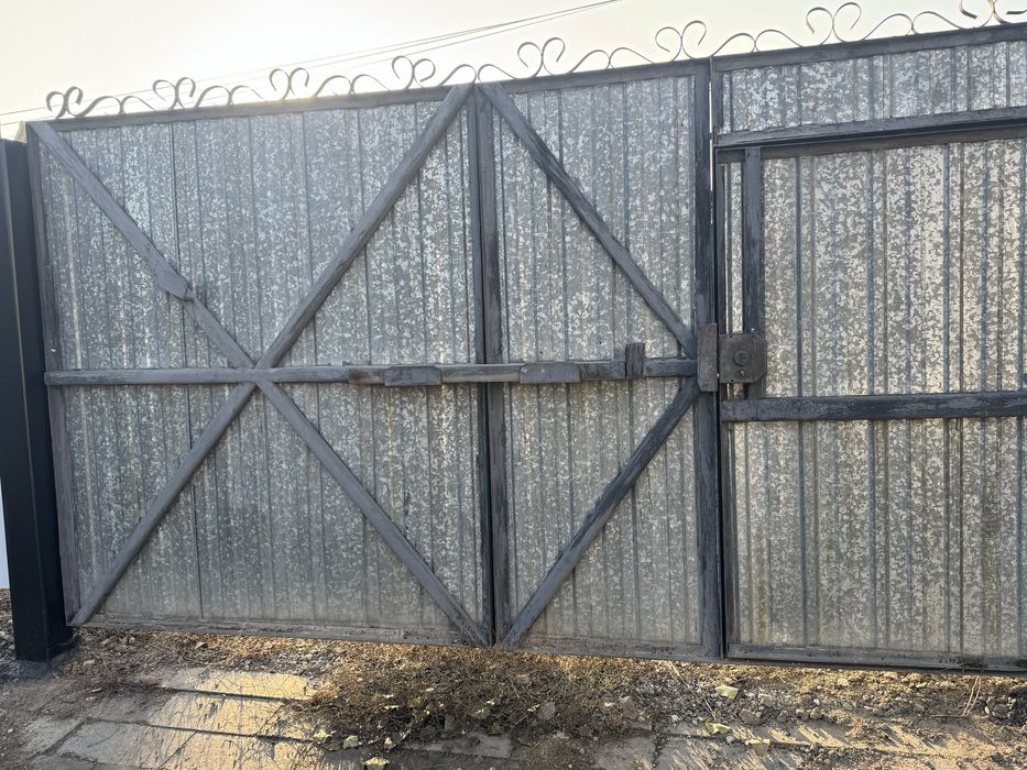 Продам ворота плюс калитка 1