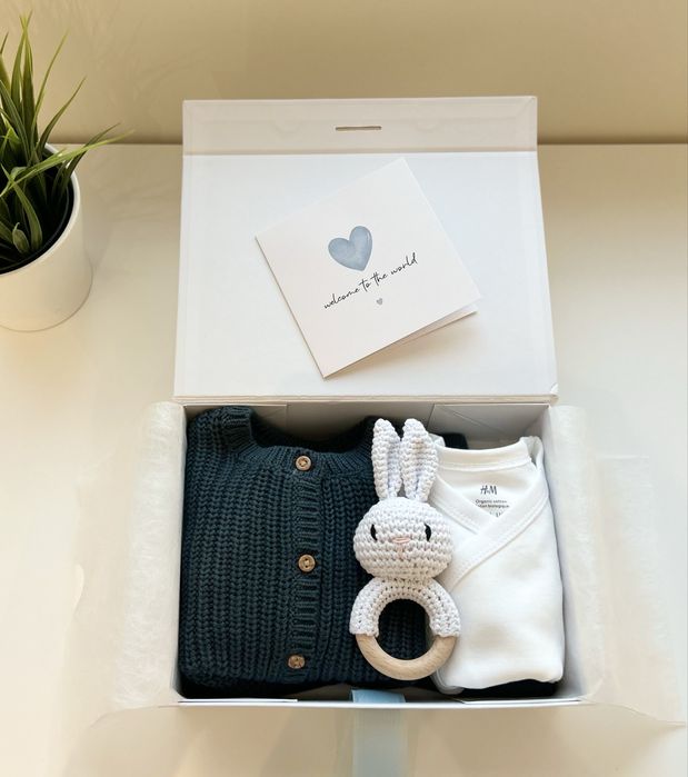 Подаръчни кутии и гардеробчета за новородени