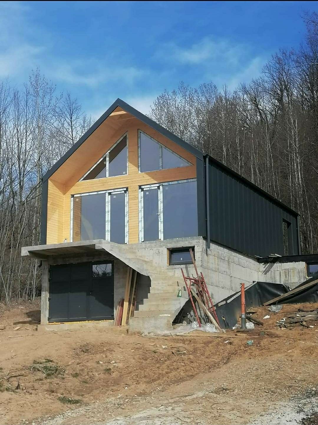 Construim case din lemn si cabane din lemn masiv pentru locuit sau vac