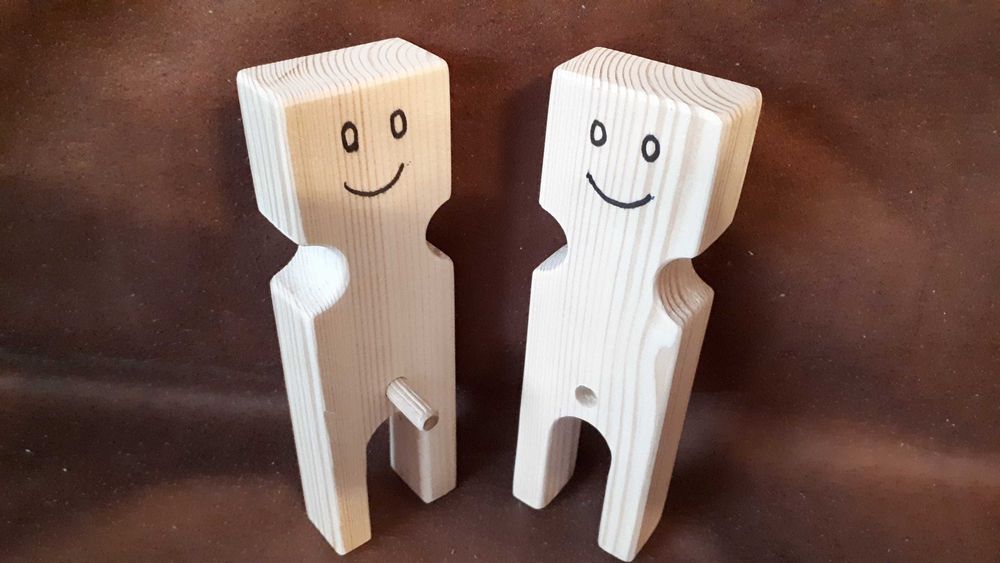 Statuete lemn stilizate, pereche - handmade, prelucrare excelenta