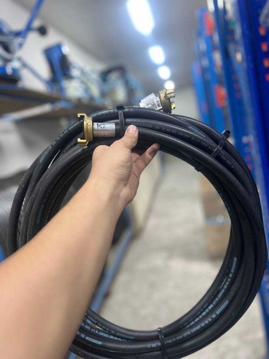 Гибкий воздушный шланг 3/8 с установленным фитингом армированный