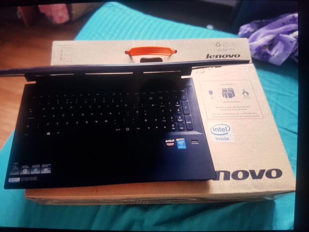 Laptop Lenovo 15'’ 8Gb Ram, 1TB