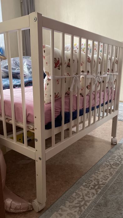 Кровать детская.  Шезлонг продам