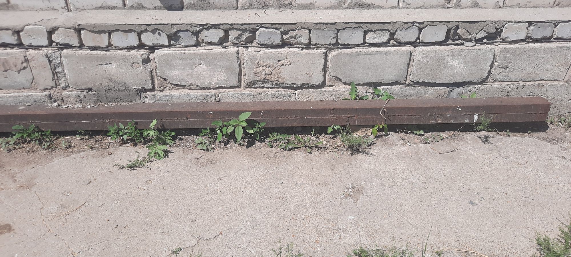 Продам двойной швеллер 100 мм