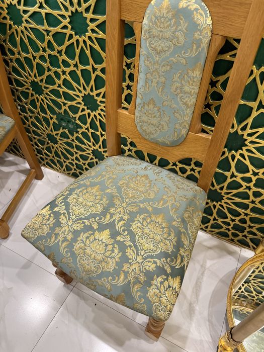 Стол , стулья в комплекте