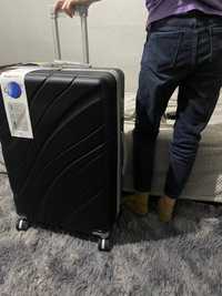 Срочно Продам чемодан новый, 100 литров,поликарбонат