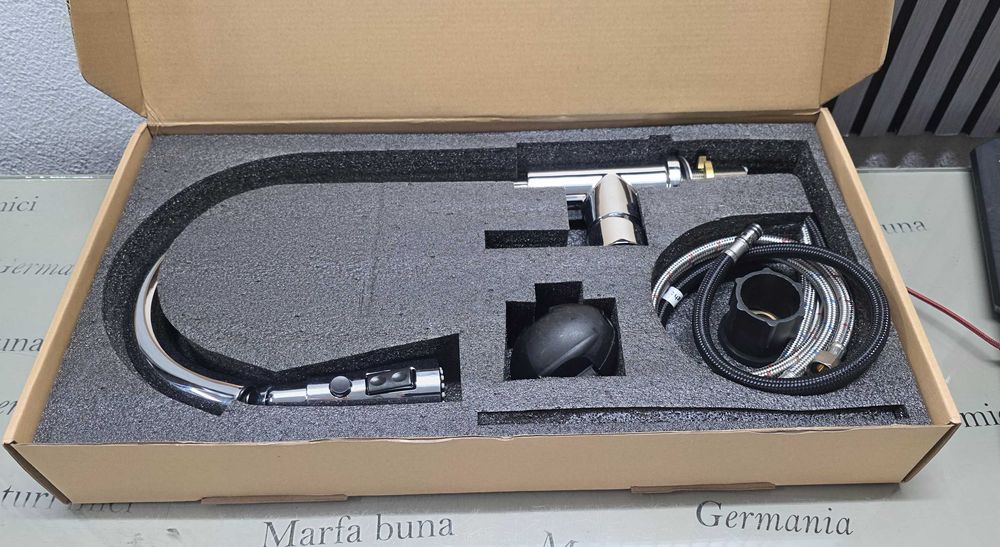 Baterie de bucătărie inox cu duș extractibil