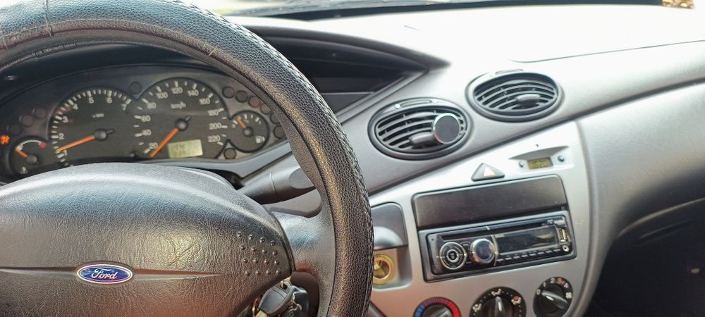 Vând Ford Focus 1