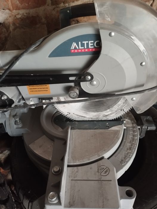 Тарцовочный углорез