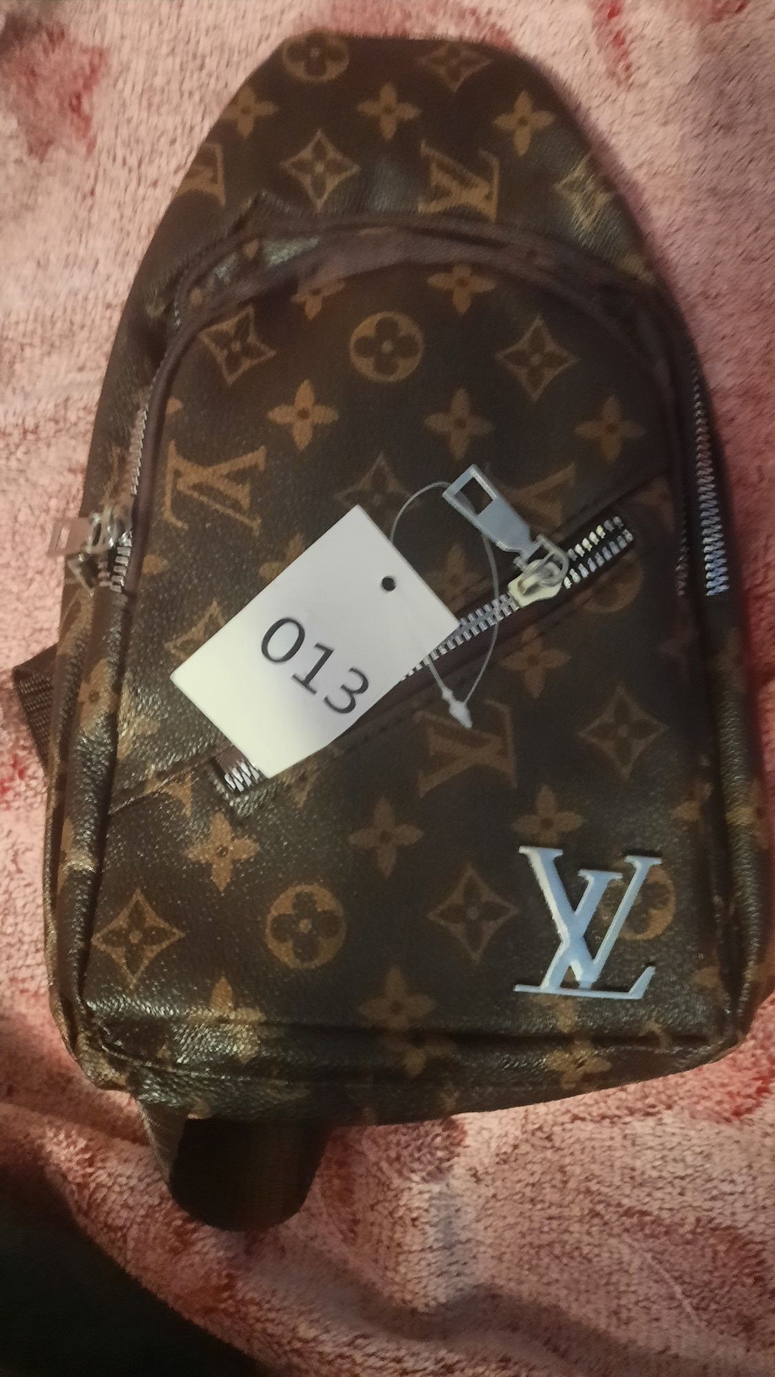 Бананка Louis Vuitton