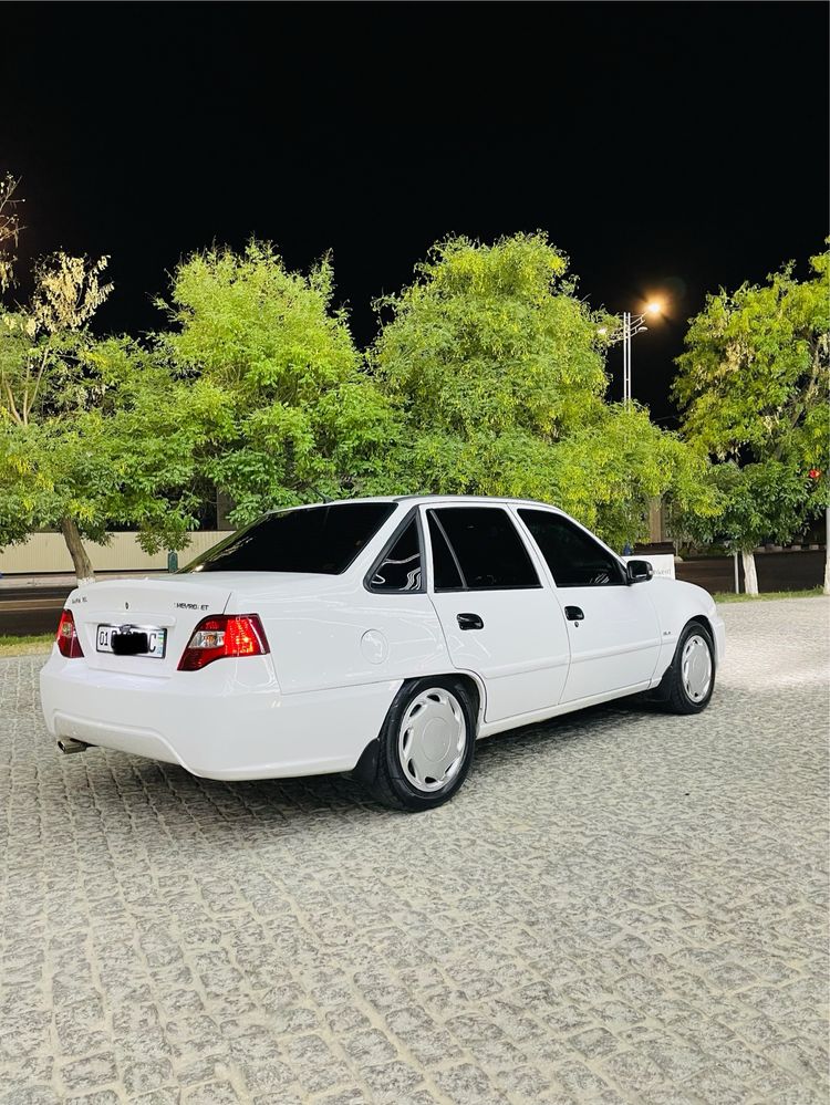 Nexia 1.6 avtomat sotiladi