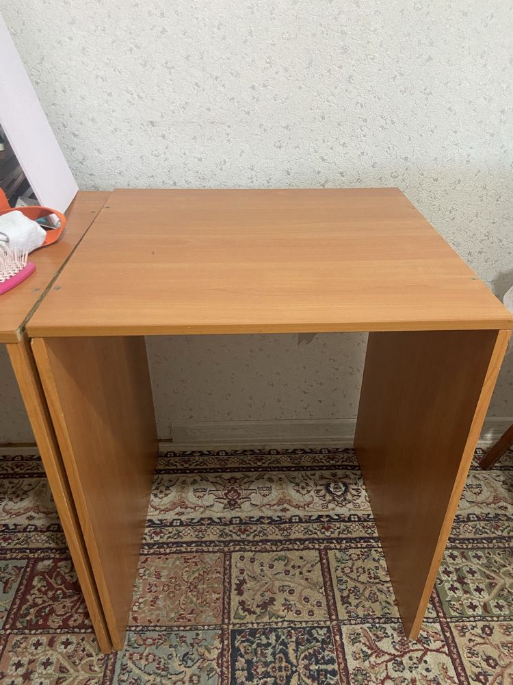 Продается письменный стол