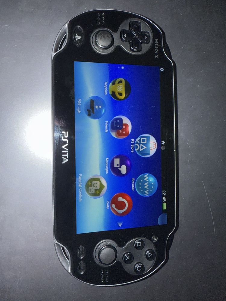 PS VITA + кабел | Възможност за допълнителни игри