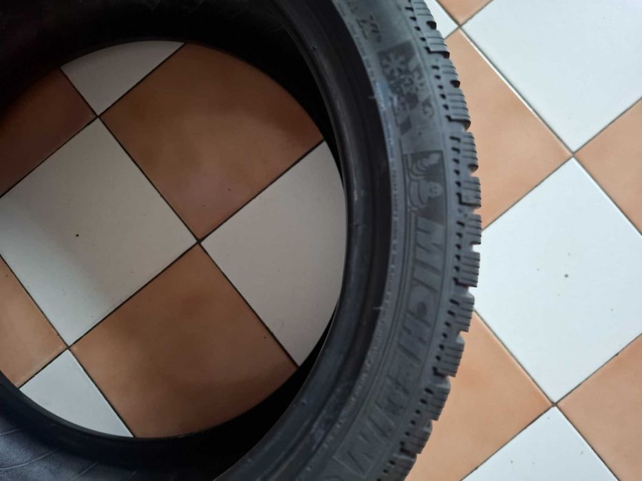 Зимни гуми  МИШЕЛИН  245-40-18
