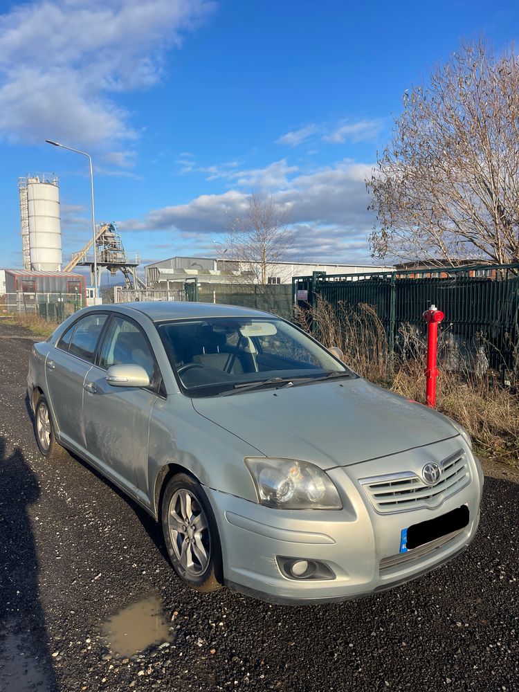 Dezmembrez toyota avensis t25 facelift 2.2 150 cai