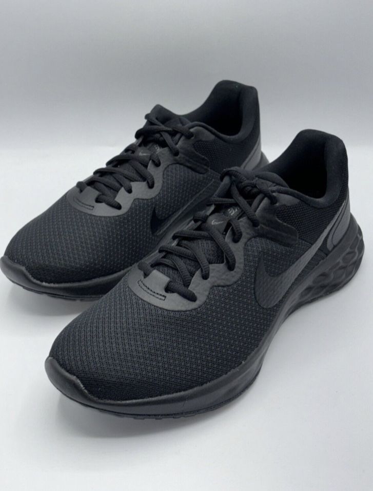 Nike Revolution 6 Triple Black