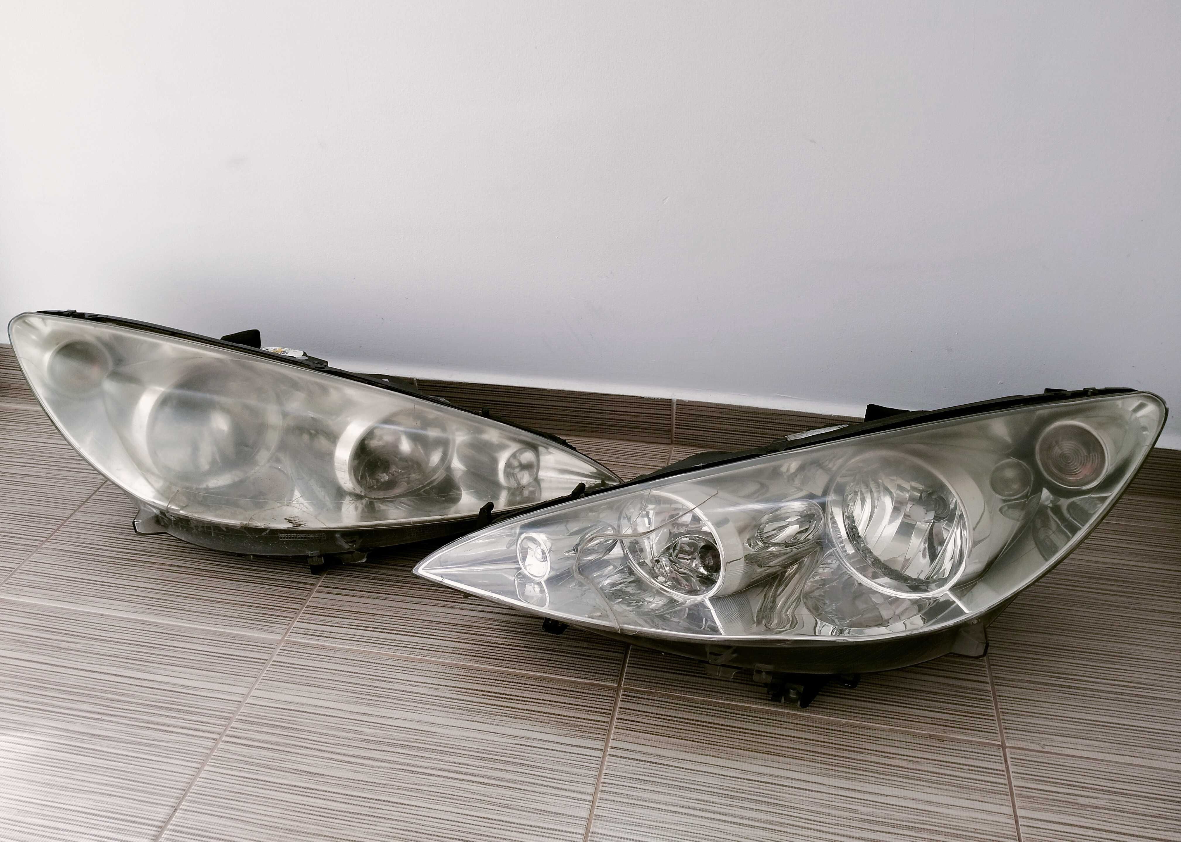 Far faruri stanga dreapta originale Peugeot 308 volan stanga 2007-2012