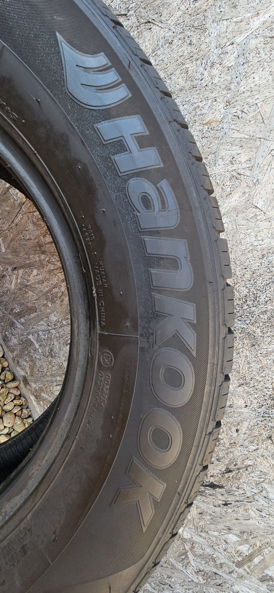 Anvelopa Continental 215/65 R16C 109/107 Hankook 235/65 R16C 115/113