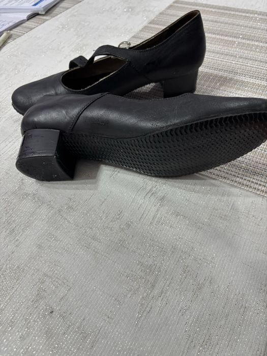 Дамски скарпини за народни танци