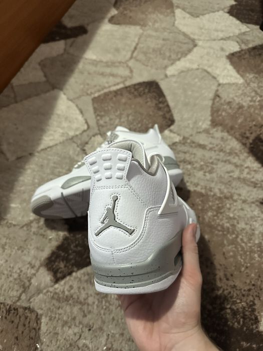 Air Jordan 4 Oreo