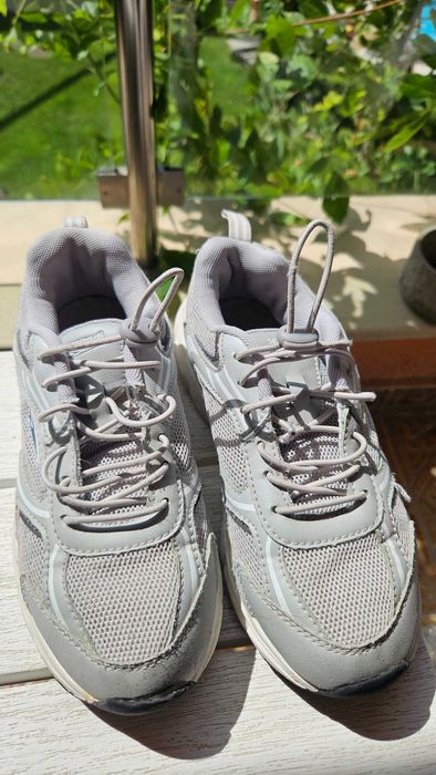 Маратонки сиви 35 размер