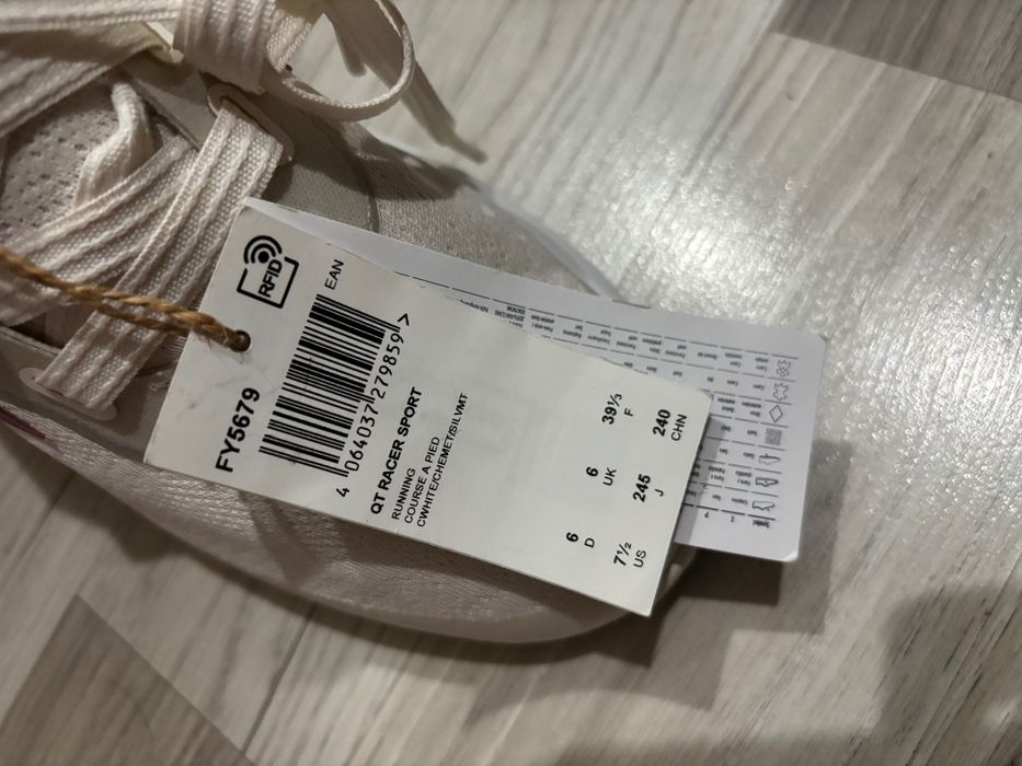 Дамски маратонки Adidas номер 39 1/3