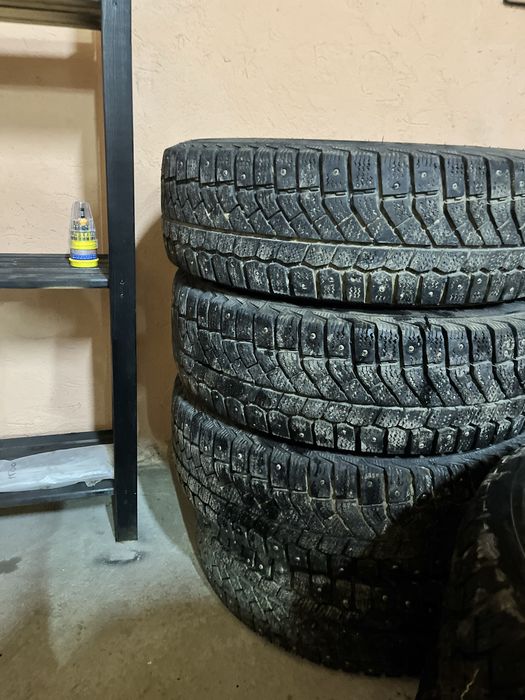 Зимний шипованный комплект шин 185/65/15