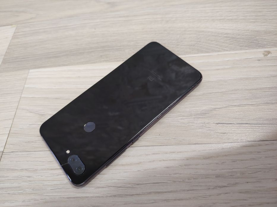 Mi 8 lite 4/64 Холати яхши