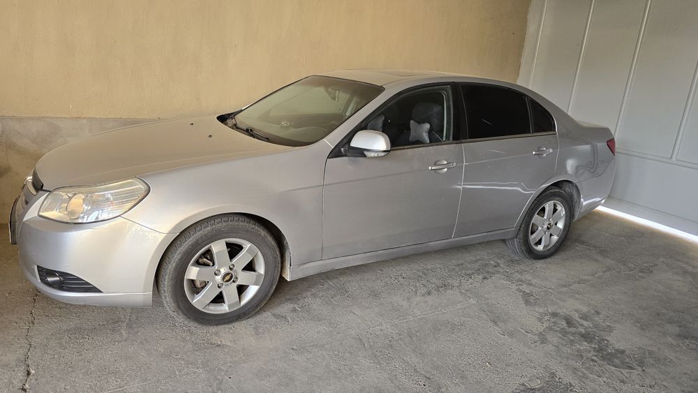 Chevrolet Epica.