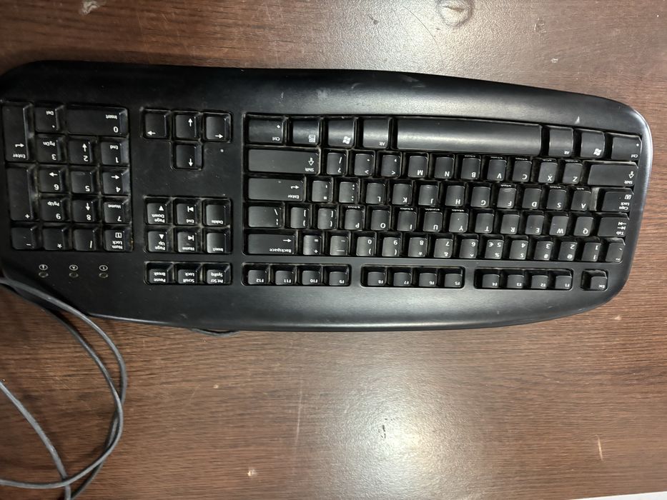 Vând unitate PC + tastatură ASUS