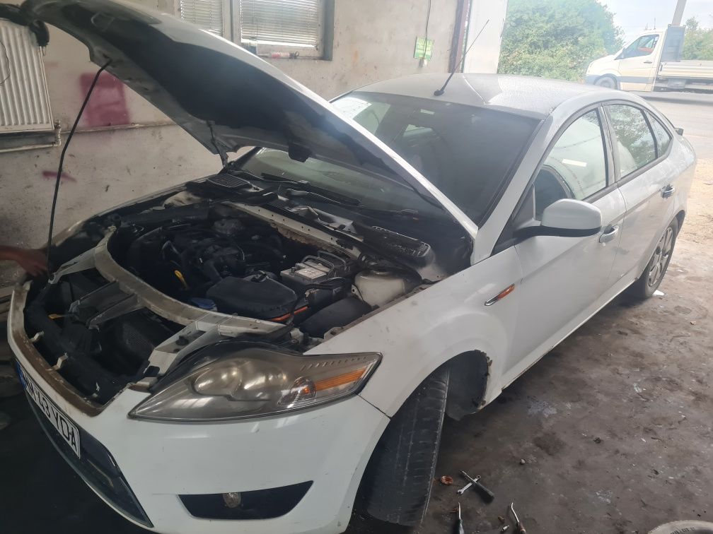 Dezmembrez Ford Mondeo 1.8 Diesel