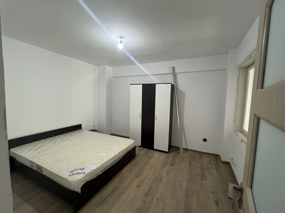 Închiriez casa 4 camere