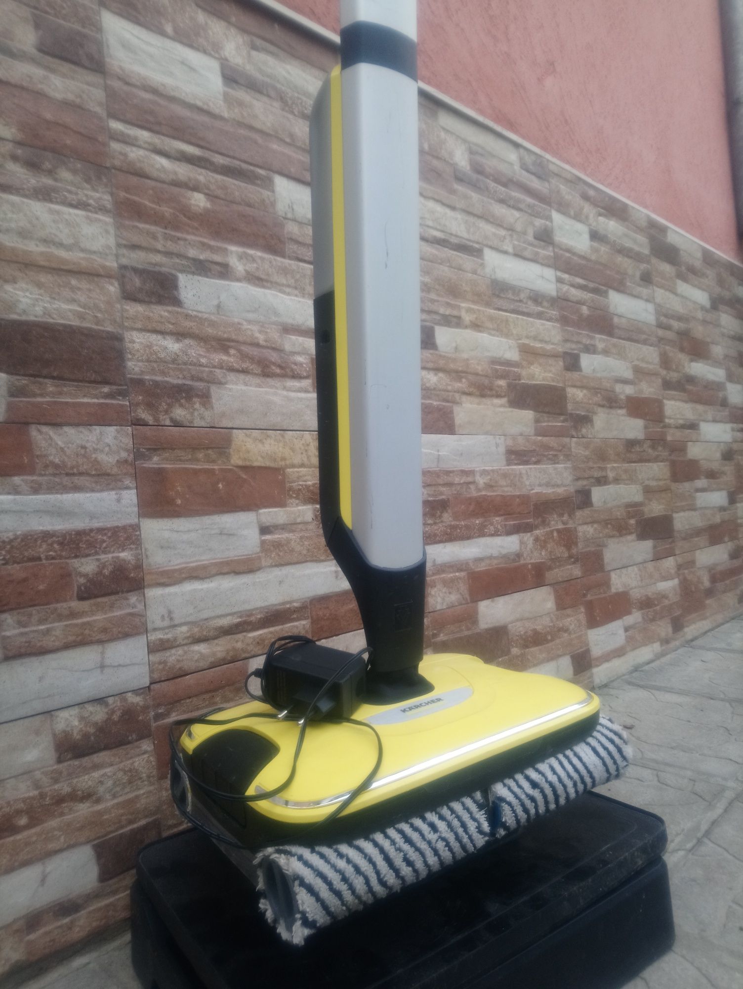 Подочистачка Karcher FC7 Cordles