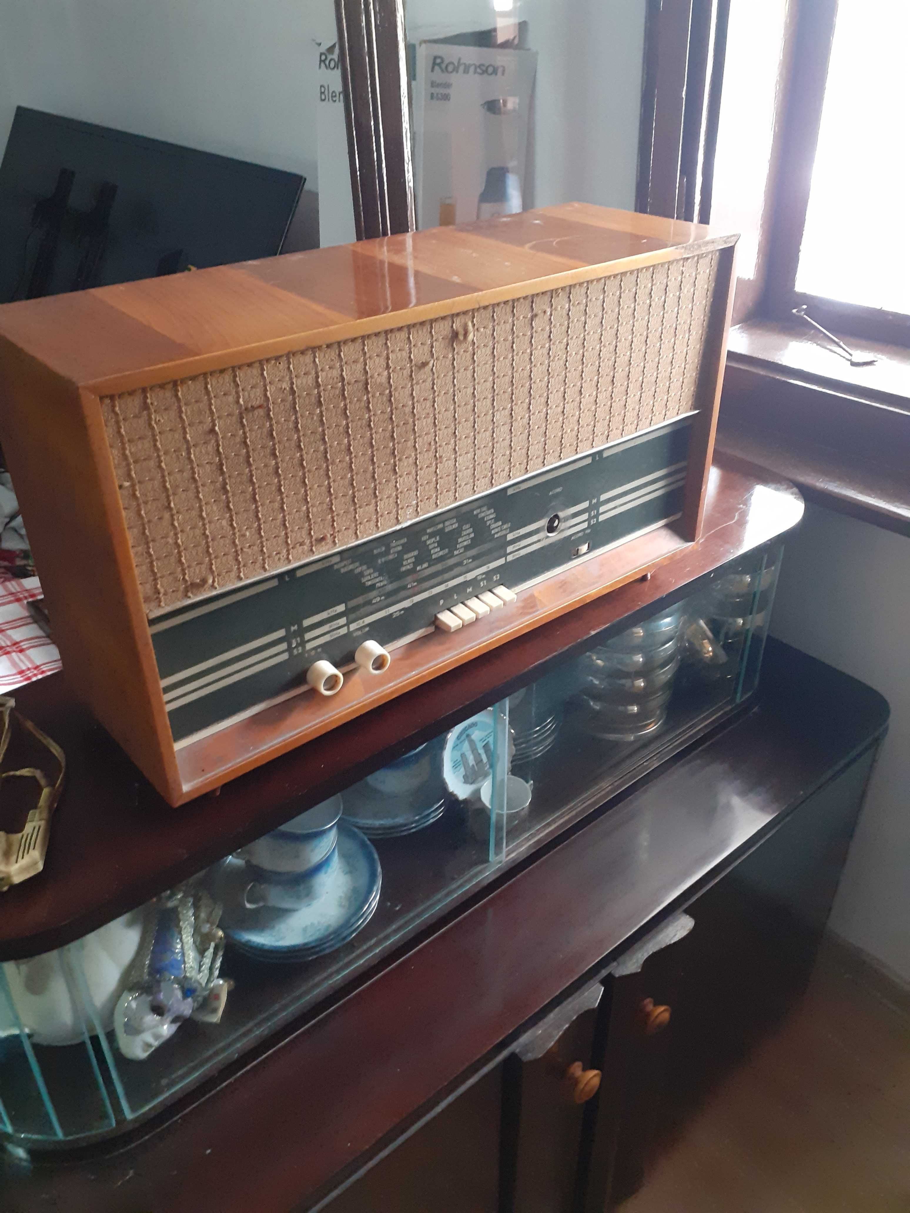 Vand radio vechi