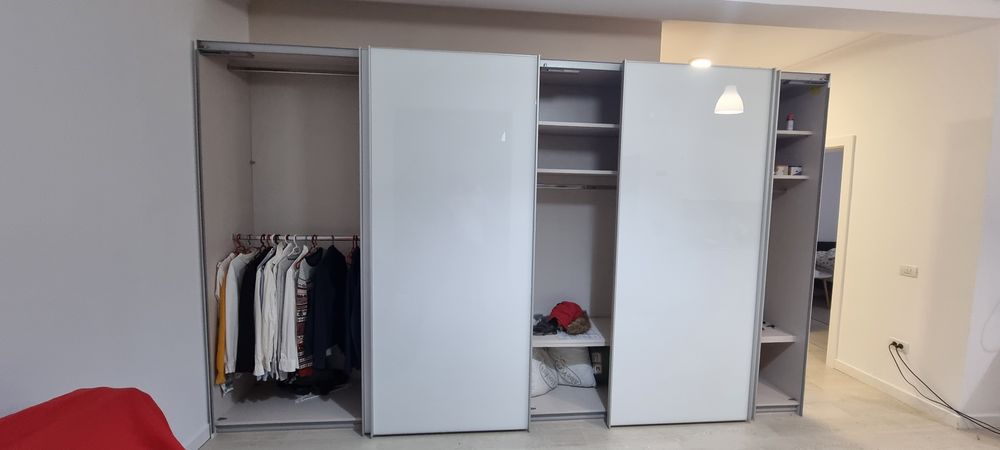 Dulap mare cu uși glisante, alb lucios