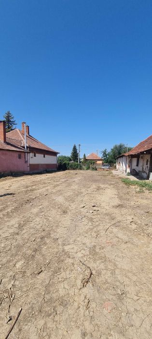 Teren 2117m2 + casa daramabila (sau nu)  in Biharkeresztes  Ungaria