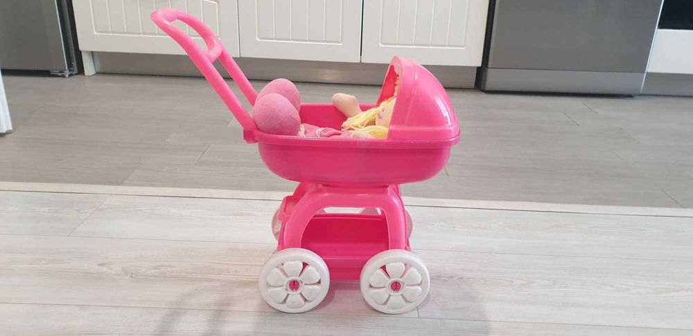 Детска количка за игра с бебе