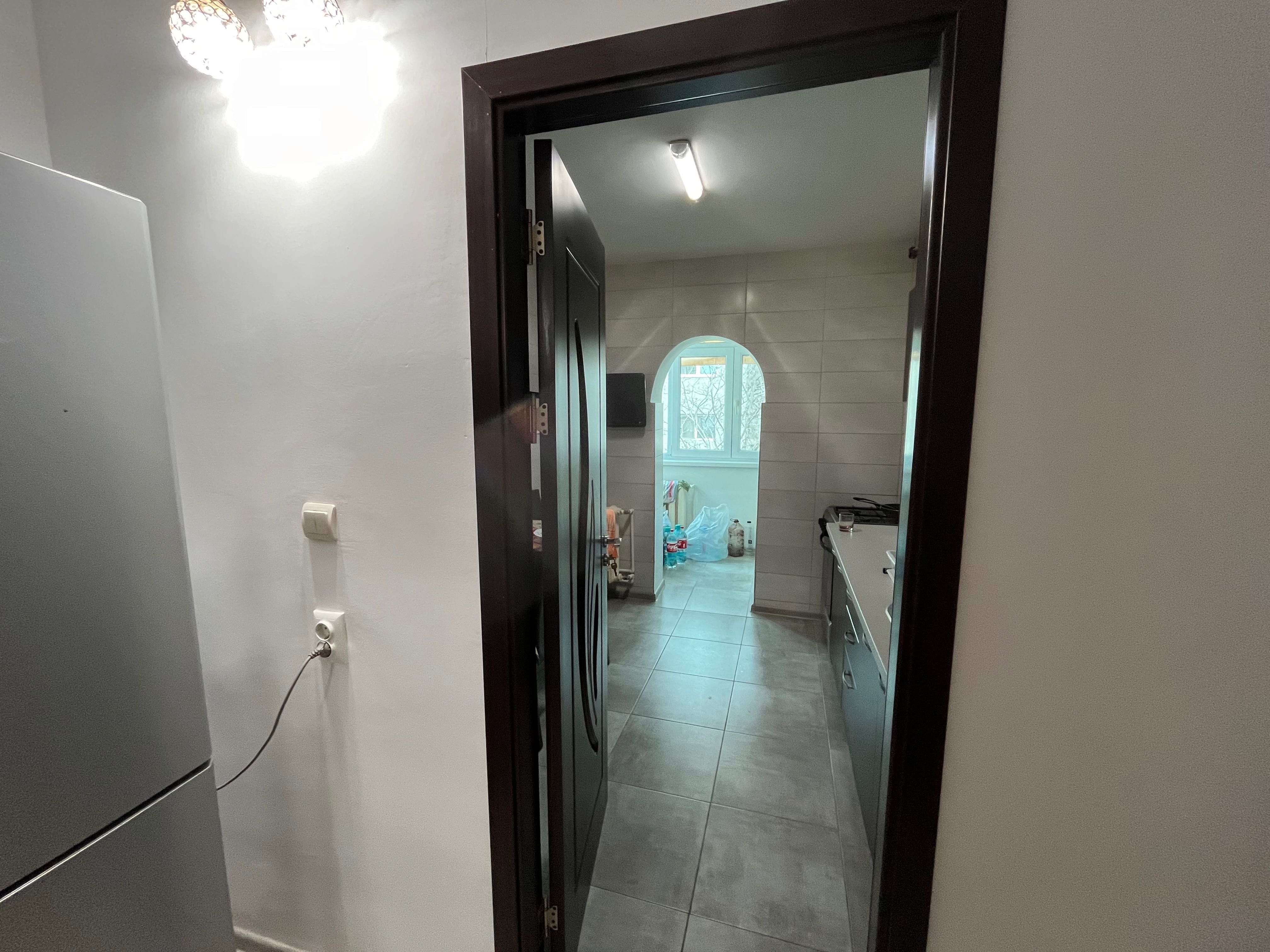 Apartament 2 camere decomandat de vanzare