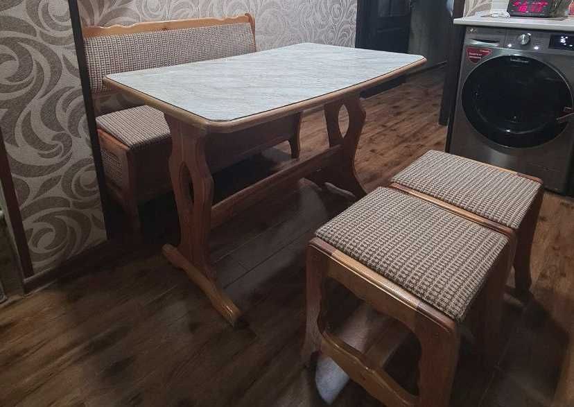 кухонный уголок, стол