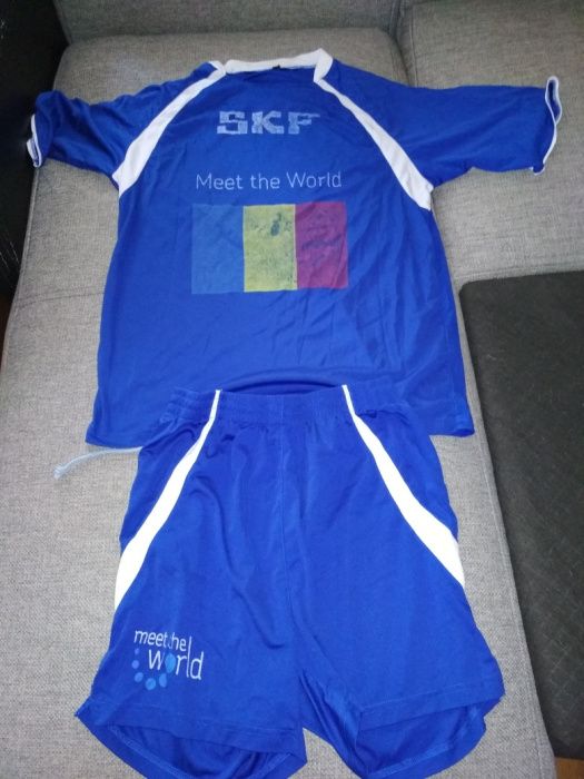 Echipament complet ( tricou + sort ) mini fotbal Romania albastru