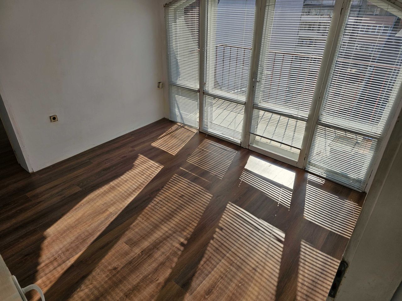Продава се Мезонет в Варна, Център - 150 кв.м за 1067 €/кв.м - Снимка #12