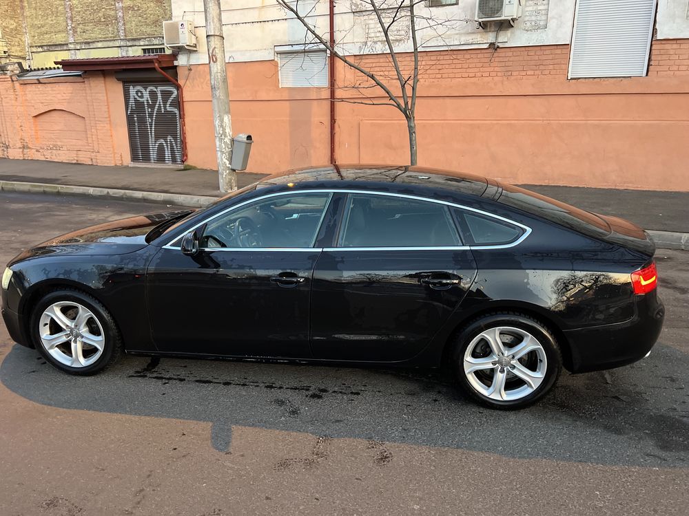 Vând Audi A5 2013 2.0 TDI 177 hp