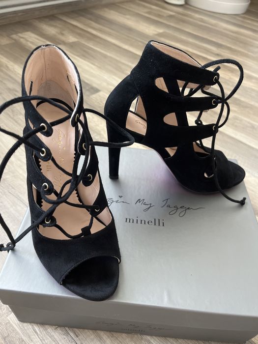 Sandale de piele intoarsa colectia Georgia May Jagger pentru Minelli